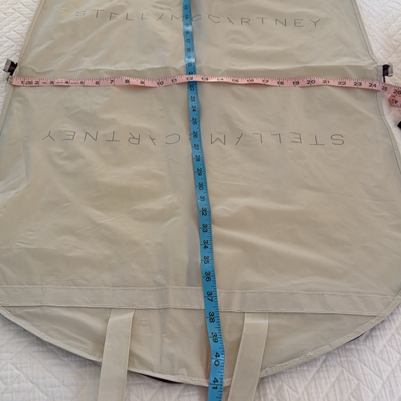 STELLA MCCARTNEY Garment Bag, Hanger & KIDS Shopping Bag - Picture 8 of 9